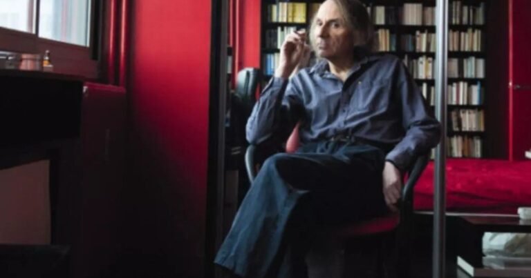 El escritor francés Michel Houellebecq regresa a la música con un álbum de estudio