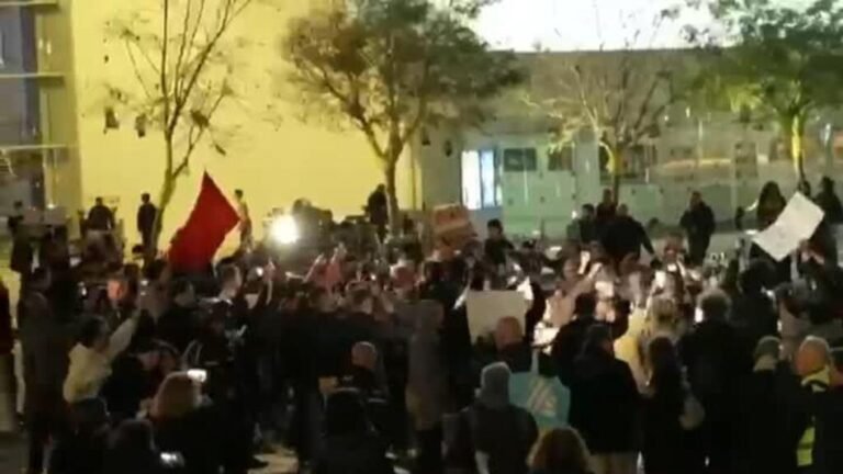 Israel: mientras unos protestan contra la guerra en Irán otros dan apoyo masivo a Netanyahu