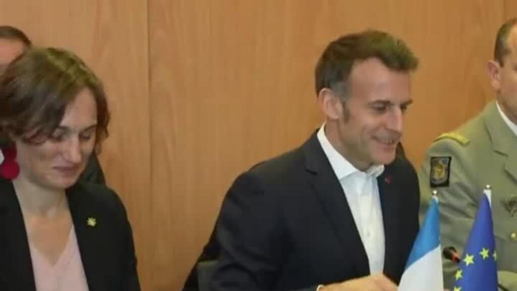 Emmanuel Macron anunció desde Chipre nuevos despliegues militares "defensivos"