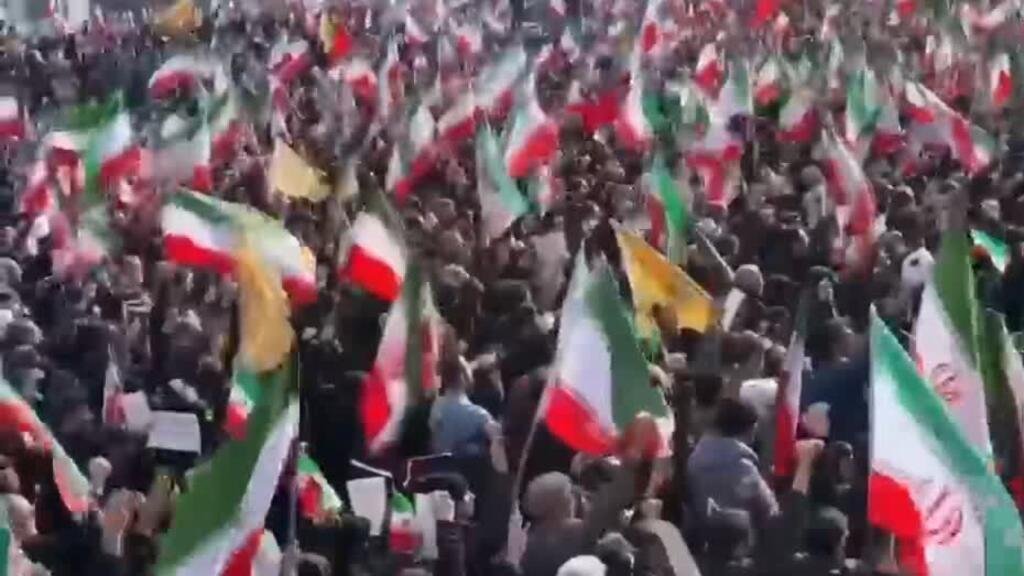 Iraníes reaccionan con diferencias tras el nombramiento de Mojtaba Jamenei como líder supremo