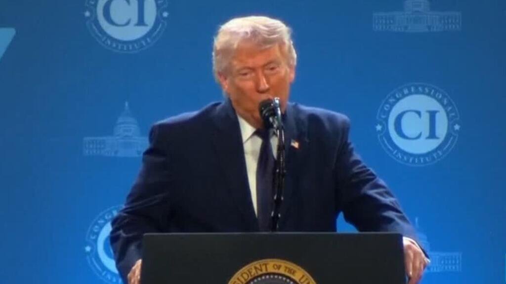 Trump afirma que ofensiva contra Irán continuará mientras Teherán promete misiles más potentes