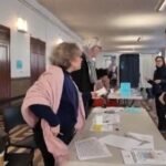 Francia vota a sus alcaldes en unas municipales con mirada en 2027