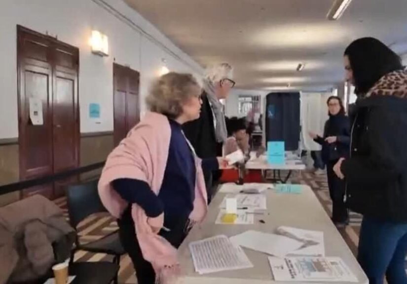 Francia vota a sus alcaldes en unas municipales con mirada en 2027