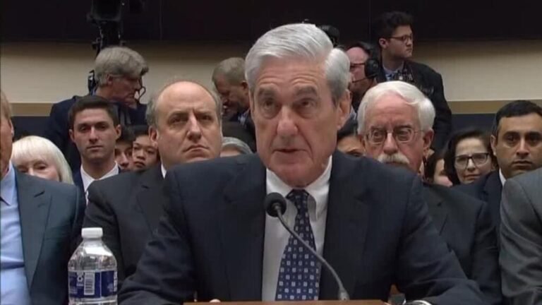 Trump celebra muerte de Robert Mueller, exdirector del FBI