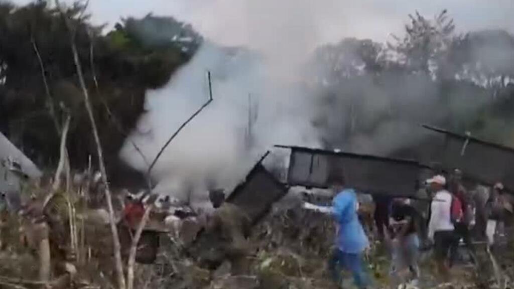 Colombia: accidente del avión militar Hércules deja al menos 66 militares muertos