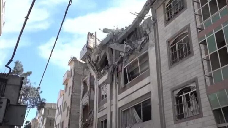 Ataques con misiles en Teherán dejan muertos pese a ultimátum aplazado de Trump