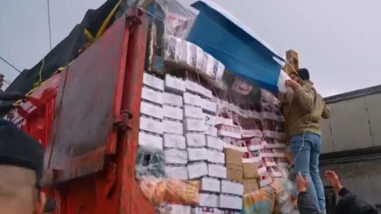 Convoy humanitario brinda ayuda a las familias atrapadas en la guerra en Líbano