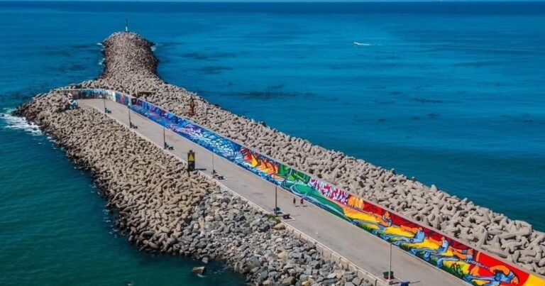 Galería Mar Adentro, en el puerto de Quequén: un innovador paseo artístico sobre el mar