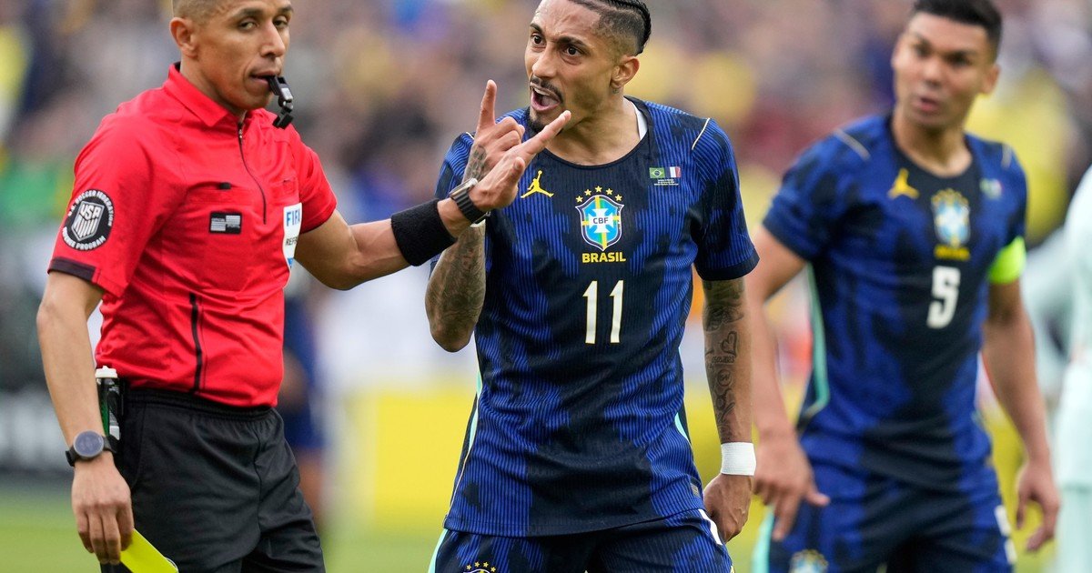 Preocupación en Brasil y Barcelona por la lesión de Raphinha: sufrió un desgarro que lo dejará afuera del cruce con el Aleti por la Champions League