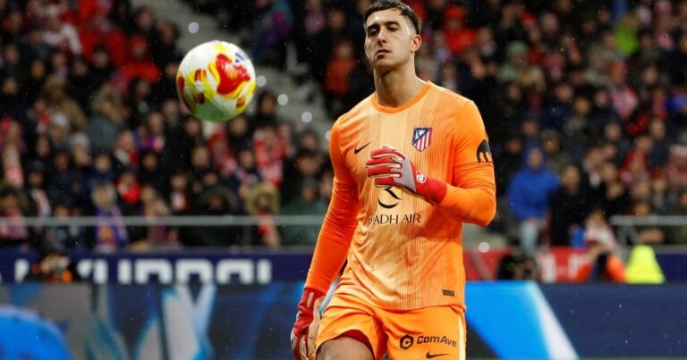 Juan Musso la rompe en Atlético de Madrid y pone al rojo vivo la pelea por ser el arquero suplente de Dibu Martínez en el Mundial