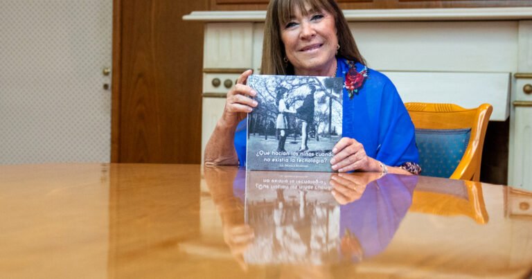 Pisa pisuela, bolitas y palitos chinos frente a las pantallas: un libro rescata los valores afectivos y pedagógicos de los juegos “de antes"