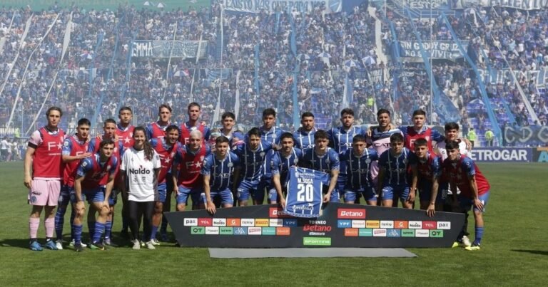 Godoy Cruz vive una crisis sin respuesta: de la teoría de la "maldición" a la apretada de la barra a los jugadores