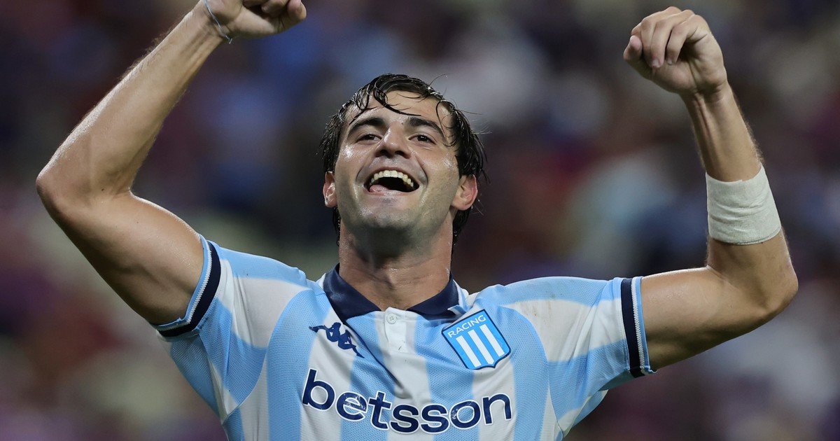 En Racing preocupa el malestar de Santiago Sosa, que le reclama a Diego Milito una mejora de su contrato