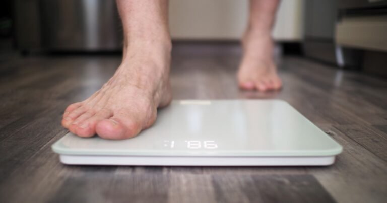 De la cama a la balanza: el sueño influye en el peso más de lo que pensamos (y viceversa)