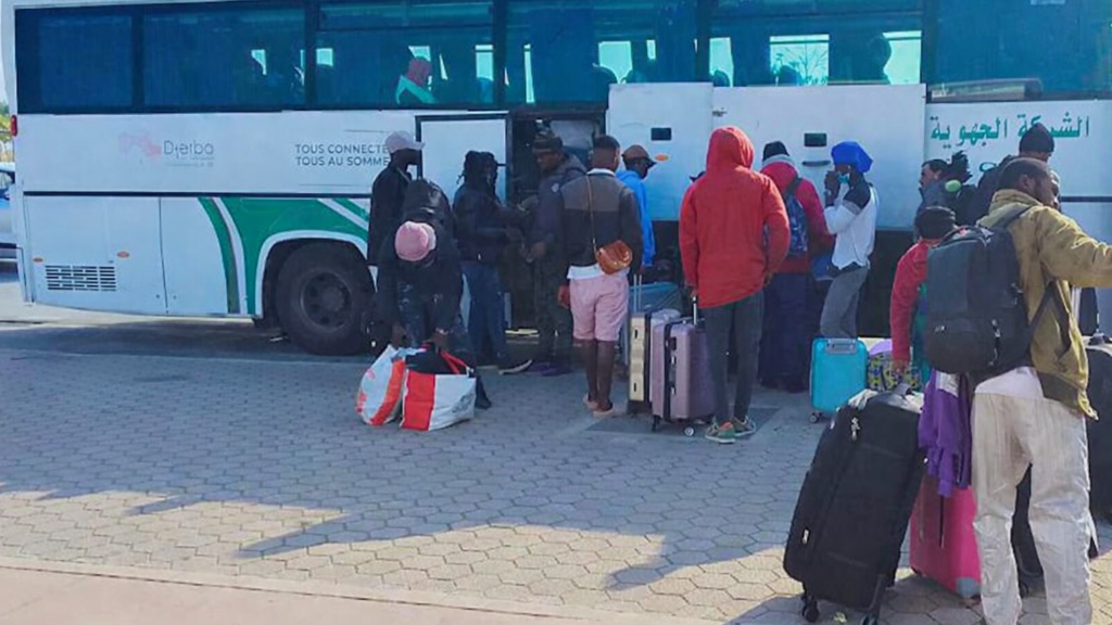 Migrantes en Túnez, presionados para regresar "voluntariamente"