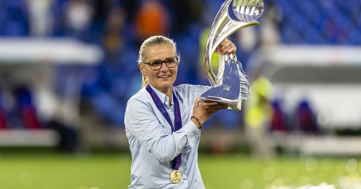 Cómo es la nueva normativa de la FIFA que busca aumentar el porcentaje femenino: "Al menos dos mujeres por cuerpo técnico"