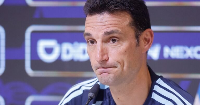 Lionel Scaloni, emocionado hasta las lágrimas por Panichelli: habló sobre la lesión que lo deja sin Mundial y se fue de la conferencia