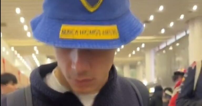 Franco Colapinto ya está en China: llegó con otro guiño a Boca y recibió una lluvia de regalos de los fanáticos