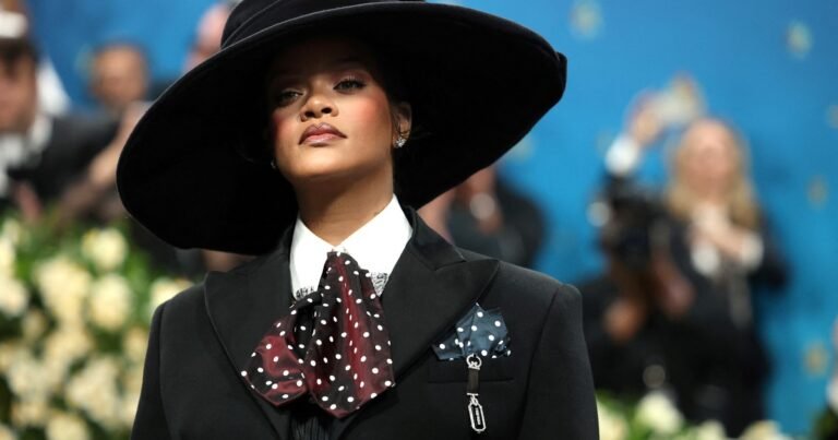 Disparan diez tiros a la casa de Rihanna en Los Ángeles mientras ella estaba dentro: un disparo entró y detuvieron a una mujer