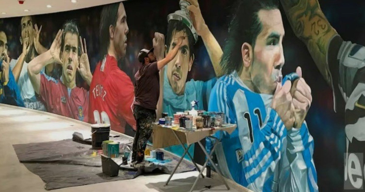 Carlitos Tevez mostró su impactante mansión por dentro: pileta de arena, una mini Bombonera y un museo con las reliquias de su carrera