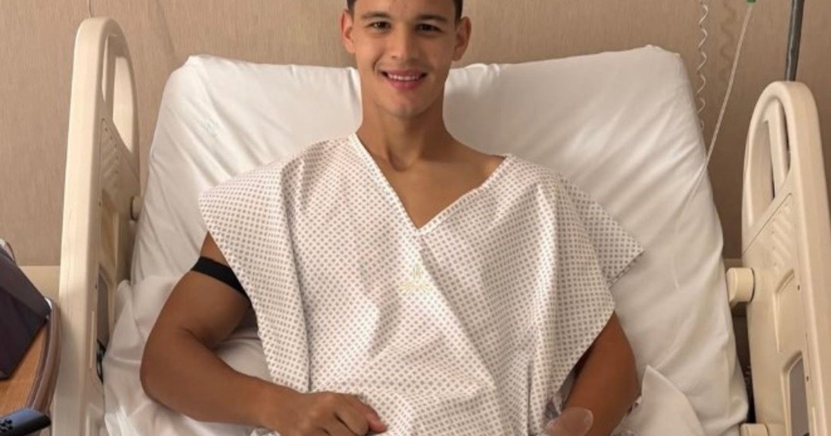 Valentín Carboni fue operado con éxito de la rotura de ligamentos de la rodilla: el viaje de Milito a Italia para que se quede en 2027