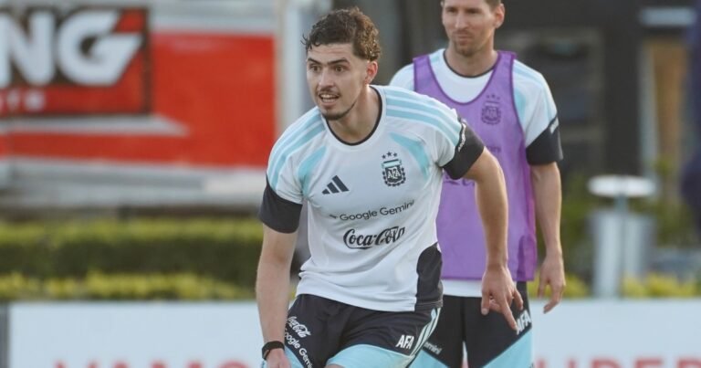 Joaquín Panichelli, otro lesionado en la Selección Argentina: no terminó el entrenamiento en Ezeiza y se pierde los últimos amistosos antes del Mundial 2026