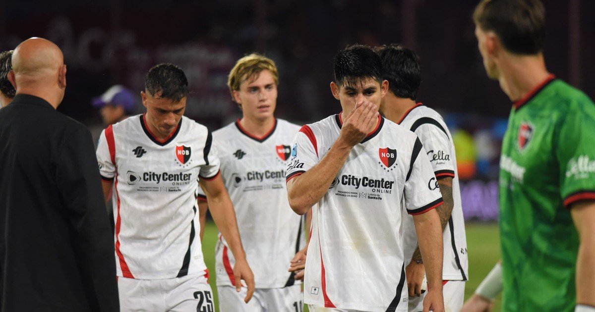 Newell´s goleado y al borde del descenso: Kudelka dijo "sentir vergüenza" y Sensini renunció a  la medianoche