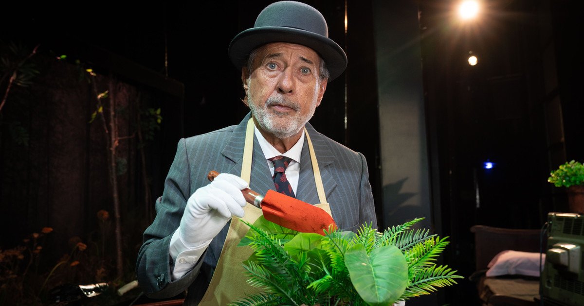 Guillermo Francella debuta en teatro con Desde el jardín, una obra que soñó durante años y dice que este es "su personaje más alto, no me queda nada"