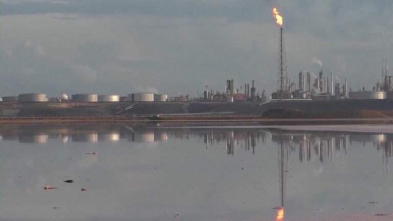 Venezuela: "Por la noche, el este del país brilla más que Caracas debido a la quema de gas"