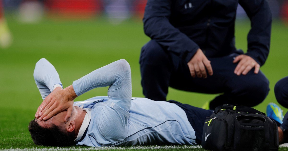 Golpazo para el Loco Bielsa: Piquerez se rompió los ligamentos del tobillo derecho y se perderá el Mundial 2026 con Uruguay