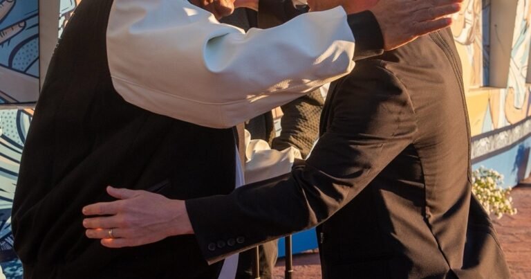 Chiqui Tapia publicó varias fotos con Lionel Messi en su llegada a Ezeiza, pero Messi hizo un posteo sin Tapia