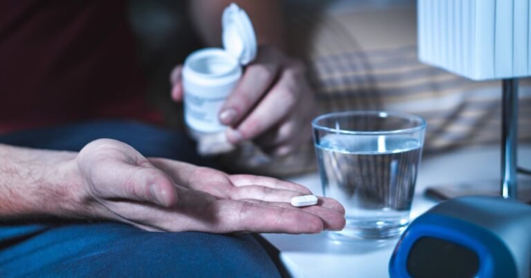 "No puedo dormir": tres pautas para saber si es momento de consultar y todo lo que se puede hacer antes de tomar pastillas