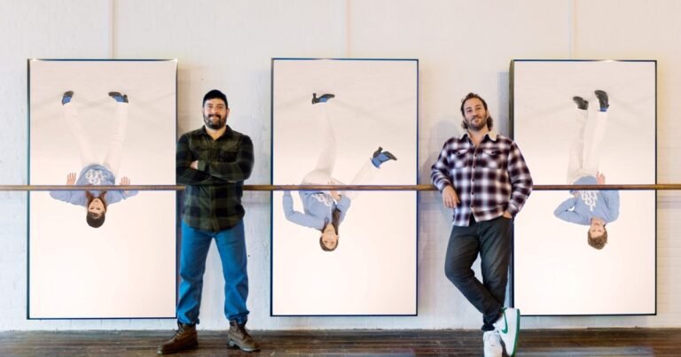 La dupla artística argentina Lolo y Lauti presentan ‘Triple Threat’ en un museo de EE.UU.