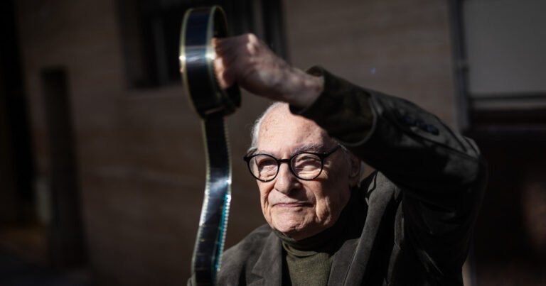 Murió a los 88 años Rómulo Berruti, el periodista y crítico de cine que brilló con "Función privada"