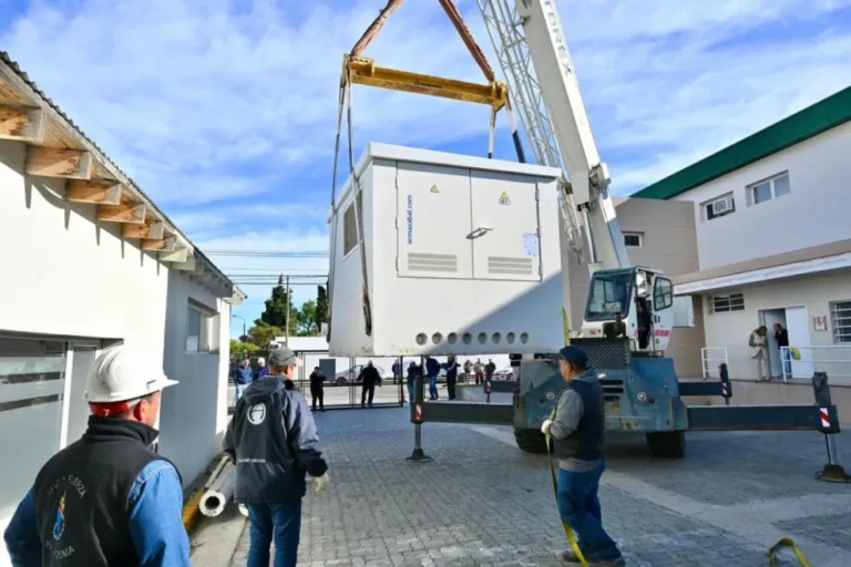 Provincia puso en marcha la instalación de la Subestación Transformadora del Hospital Santa Teresita en Rawson
