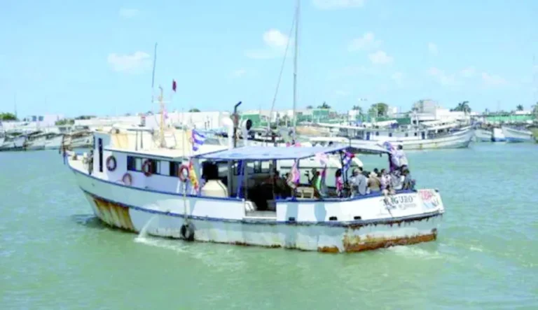 Granma 2.0: buque procedente de México llega a La Habana con 30 toneladas de ayuda humanitaria