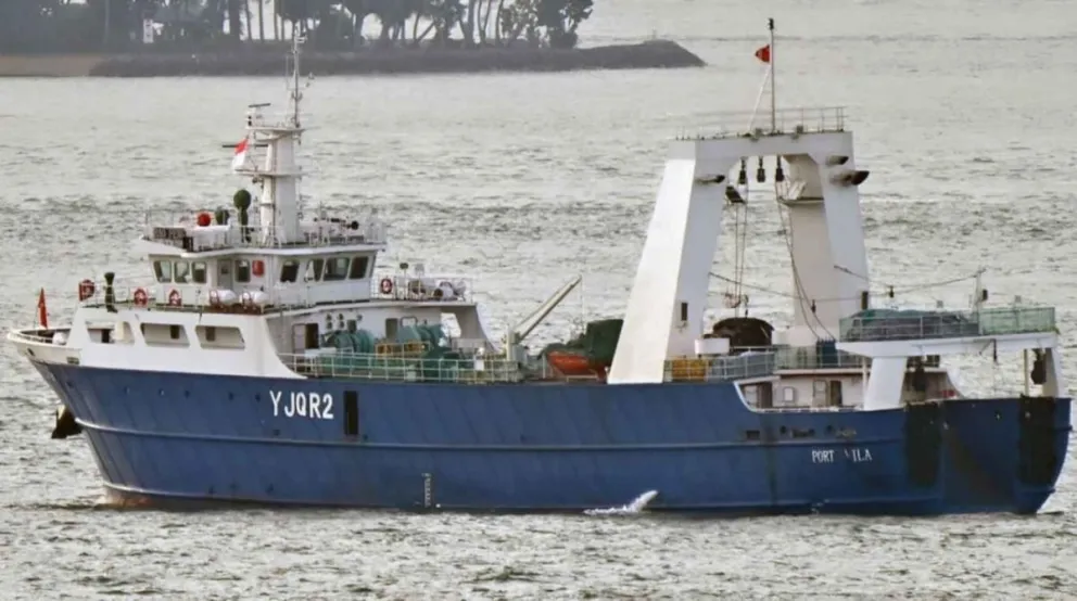 Multan a buque extranjero con $1.260 millones por pescar en aguas argentinas