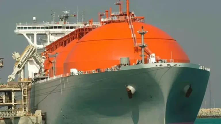 Ataques de Irán: El conflicto en el Golfo Pérsico paraliza la producción de GNL en Qatar y dispara los precios globales