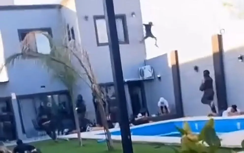 Enfrentamiento armado y muerte tras un allanamiento en una "pool party" en Esteban Echeverría