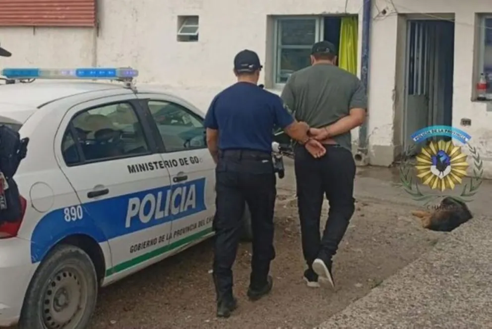 Utilizaba posnet para estafas bancarias y fue capturado en un natatorio