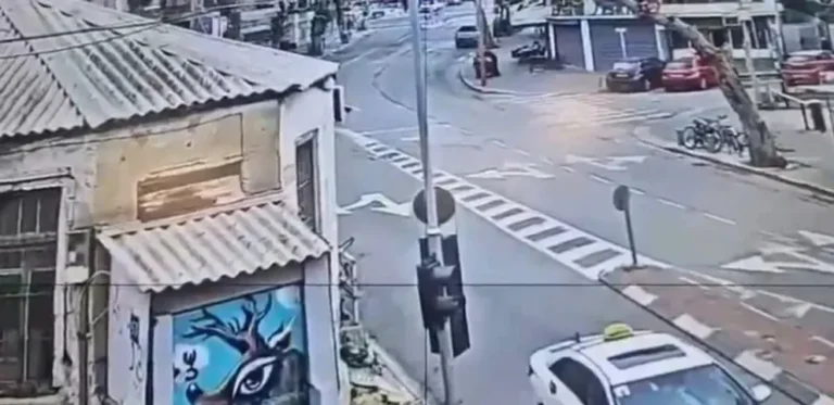 Irán atacó el centro de Israel con misiles de racimo