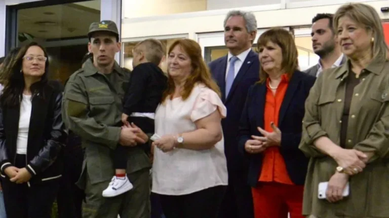 El gendarme Nahuel Gallo regresó al país tras su detención en Venezuela