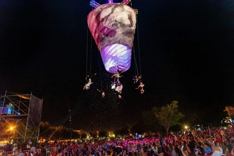 Bariloche suma espectáculos aéreos inéditos en la Fiesta del Chocolate