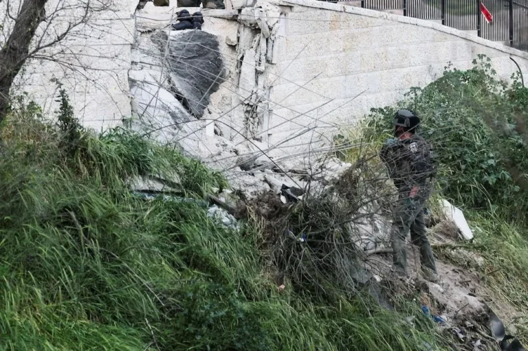 Restos de un misil iraní cayeron cerca del Muro de los Lamentos