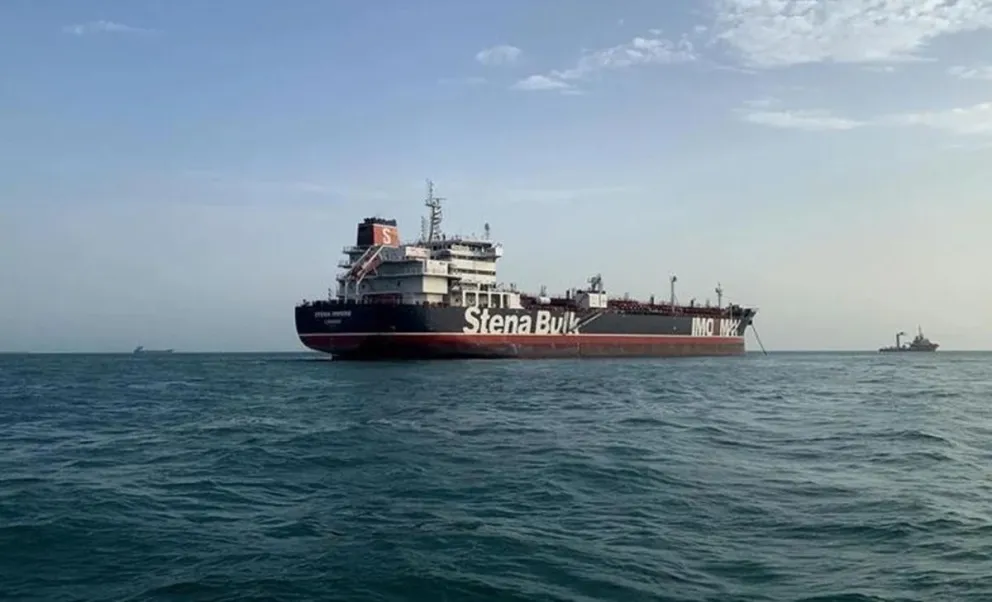 Irán aprueba ley de peajes para el tránsito por el estrecho de Ormuz