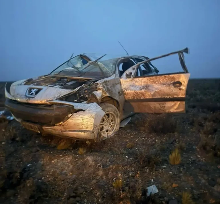 Se salvó de milagro tras volcar en la RN 281 cerca de Jaramillo