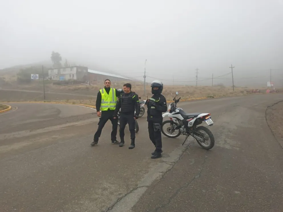 Interrumpen el tránsito en el camino Roque González y en el Centenario por baja visibilidad