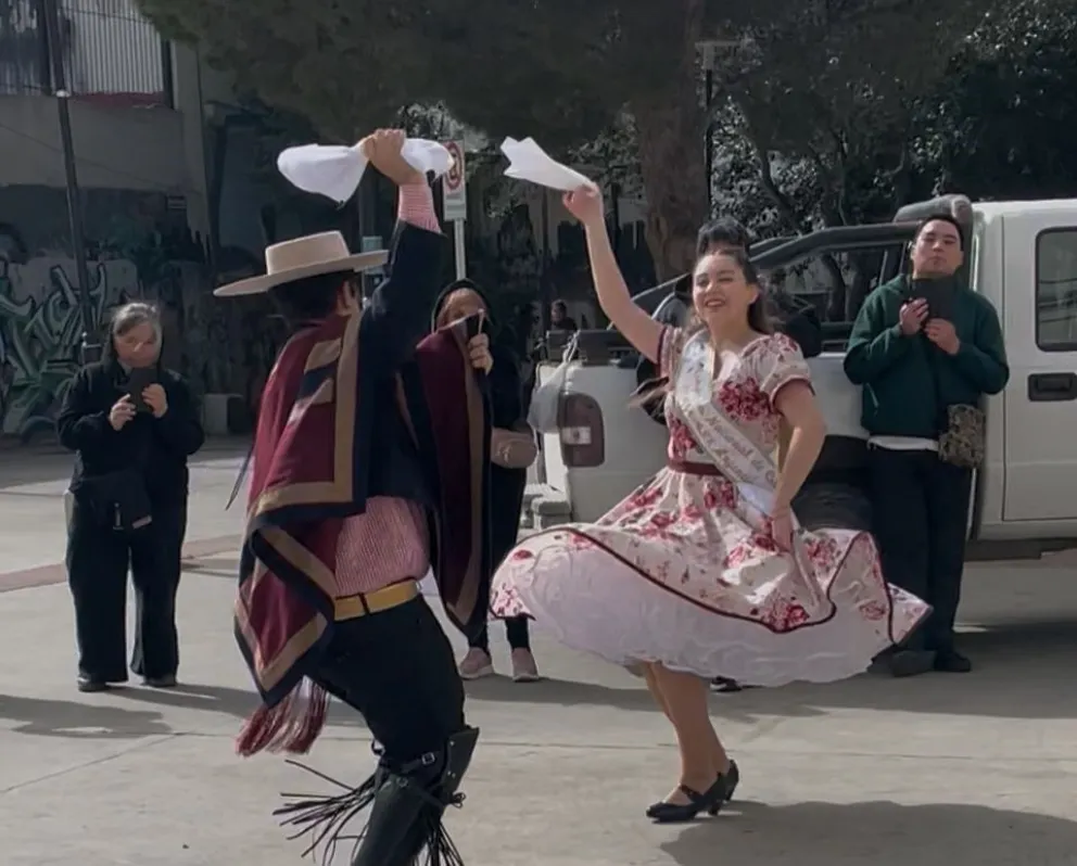 Despedida a los campeones nacionales de cueca en el Museo Ferroportuario
