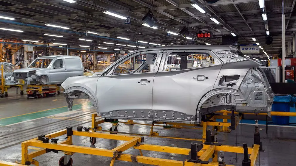 Una automotriz reduce un turno de producción en su planta y lanza programa de retiros voluntarios