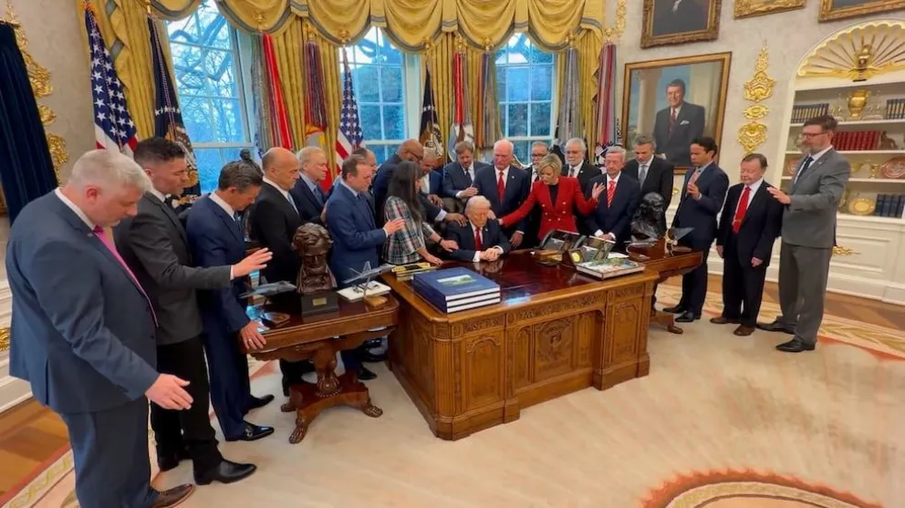 Trump recibió a líderes religiosos en el despacho oval